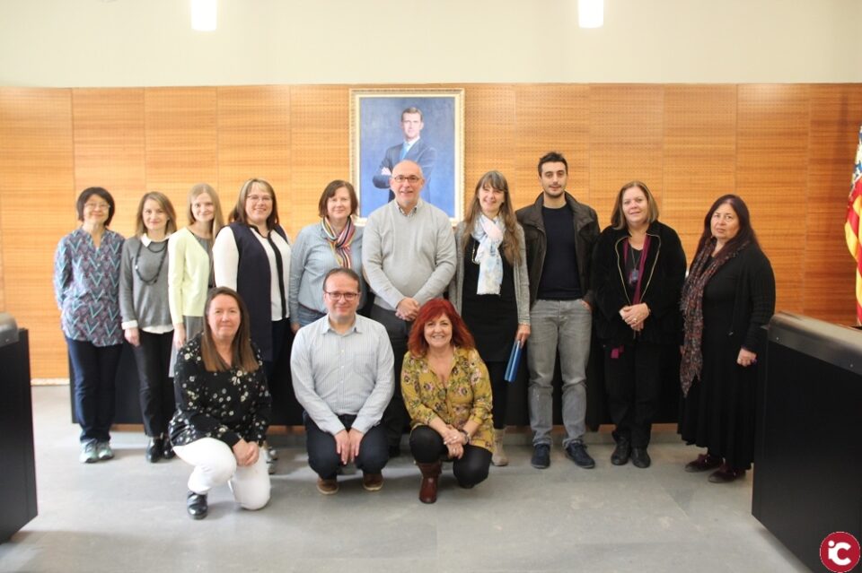 Recepción Municipal del IES María Blasco por su participación en el proyecto educativo europeo Eramus +