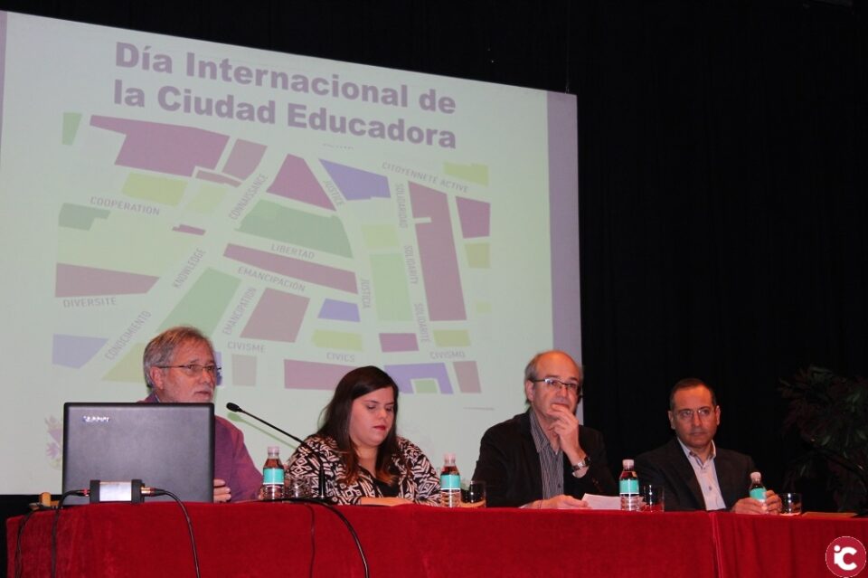 El Día de la Ciudad Educadora reúne a veteranos y noveles en Villena