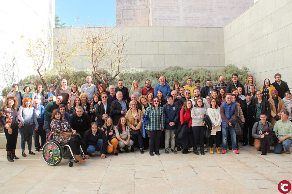 Colectivos de diversidad funcional hacen de concejales en el Pleno para reivindicar más y mejores servicios