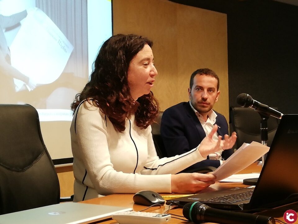 La presidenta de Amnistía Internacional España apuesta en la UA por la comunicación en la lucha por los Derechos Humanos