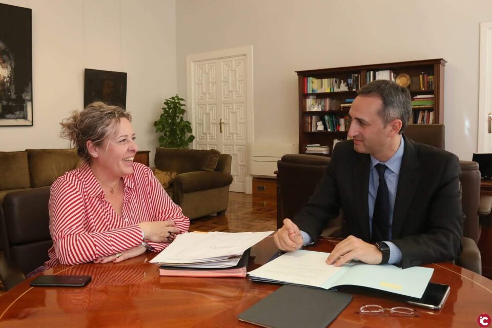 PP PETRER: El presidente de la Diputación de Alicante se interesa por la inversión que hace la Diputación en Petrer