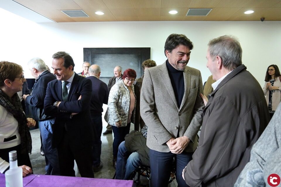 La Asociación Parkinson Alicante presenta su I calendario benéfico