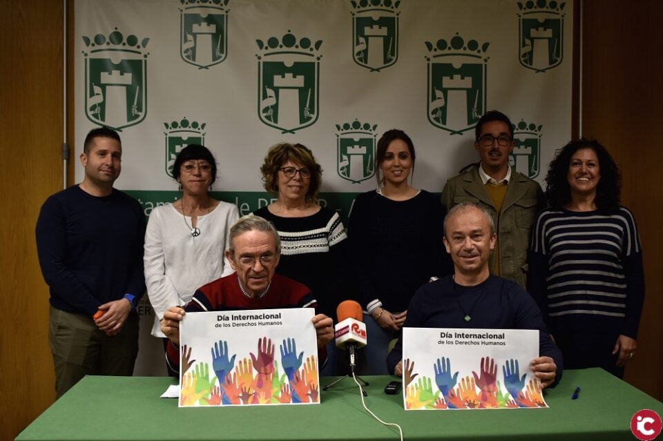 El Ayuntamiento de Petrer lee un manifiesto por el Día Internacional de los Derechos Humanos con la presencia de Amnistía Internacional