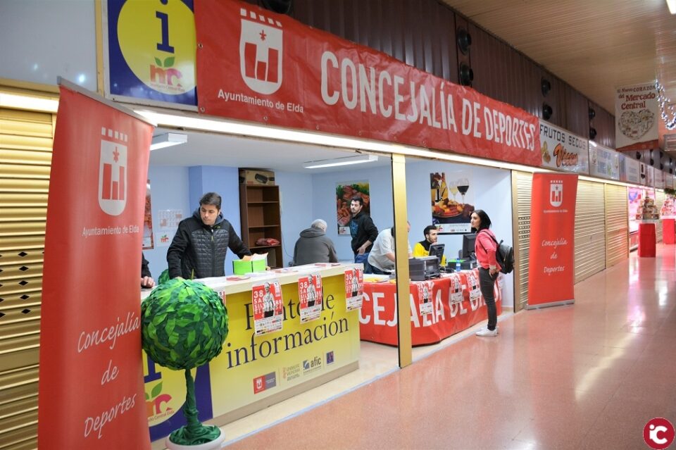 El Mercado Central acoge desde hoy la inscripción y recogida de dorsales para la San Silvestre Eldense