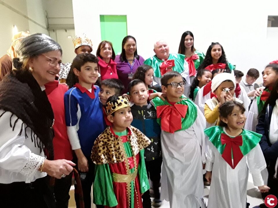 La concejala de Acción Social acude a la representación del Nacimiento Viviente de la Asociación de Mujeres (AMASVE)