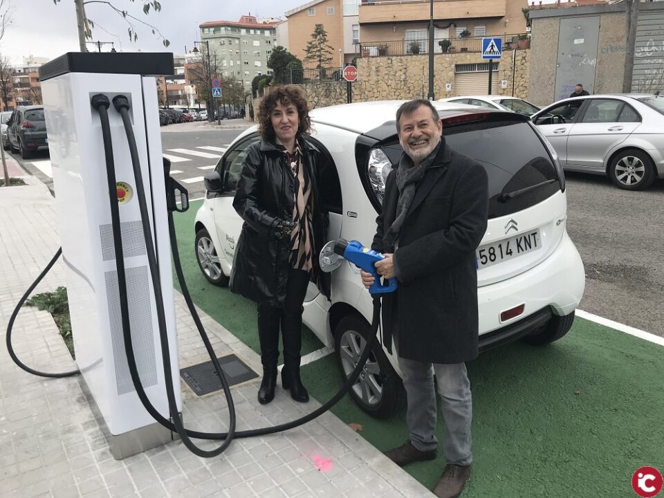 Nou punt de recàrrega de vehícles elèctrics