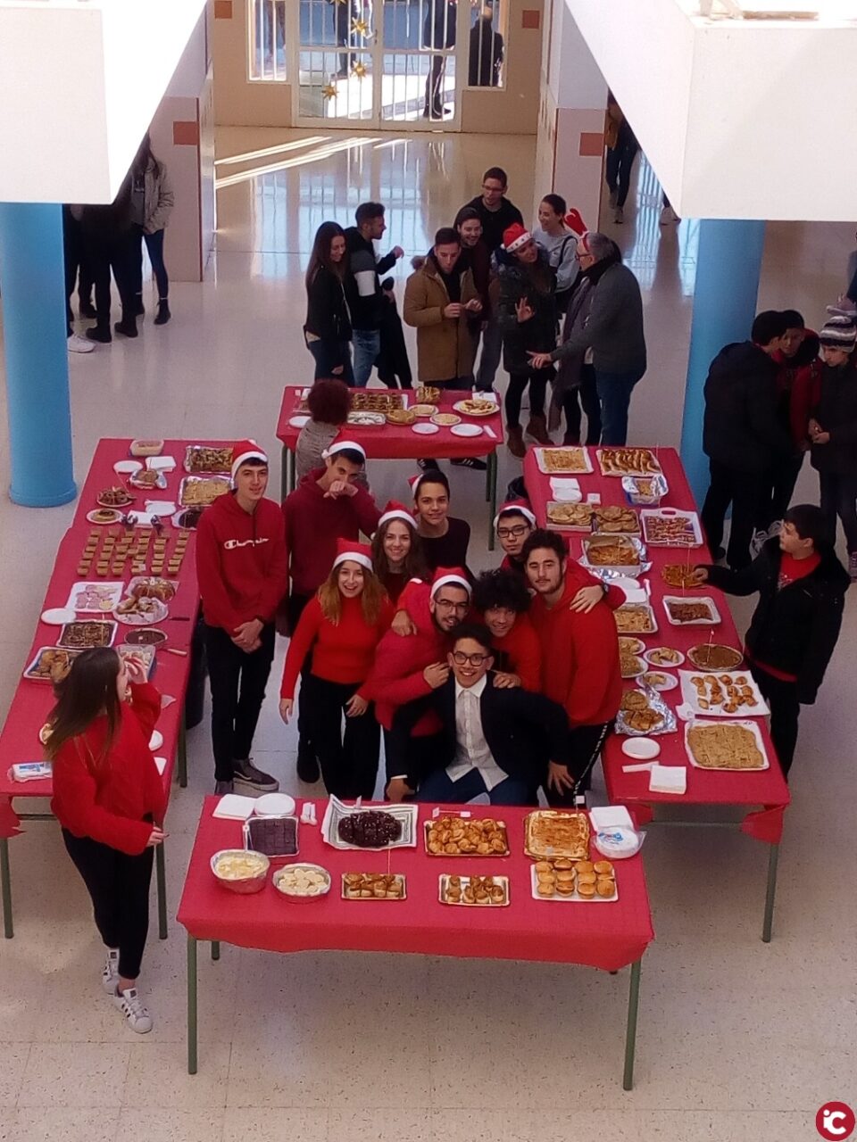 El IES La Melva culmina el año de su cincuentenario con una actividad solidaria