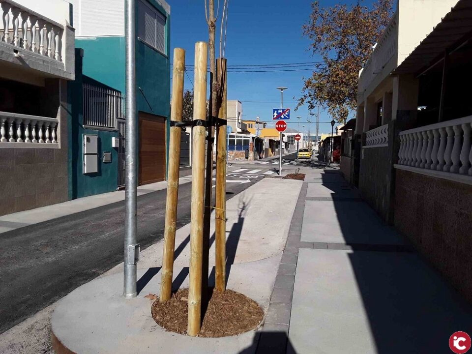 El alcalde visita las obras finalizadas de Urbanova y del barrio Divina Pastora que han tenido una inversión total de más de 1