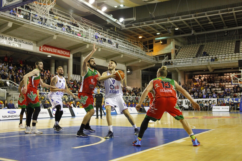 El HLA Alicante hace historia al levantar la Copa LEB Plata