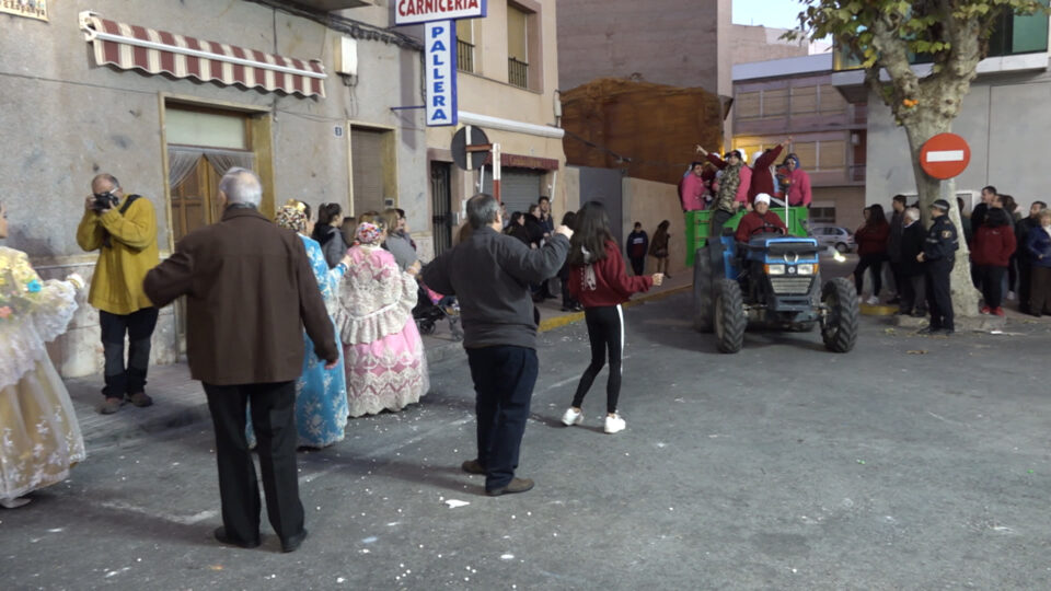 Agost cierra Les Danses del Rei Moro con los últimos bailes y los «naranjeros»