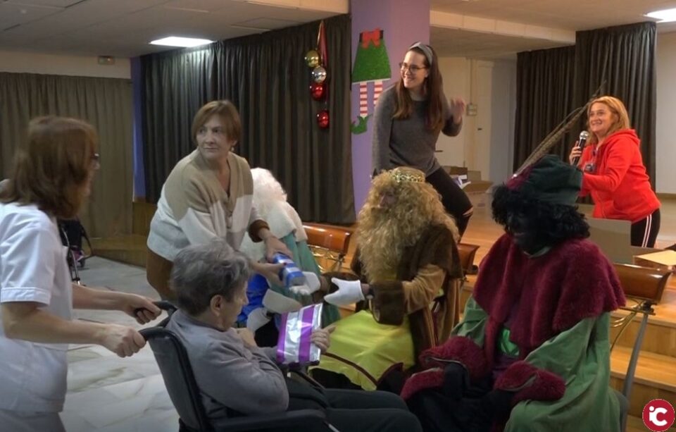 Los Reyes Magos llegan al Centro Sociosanitario La Morenica