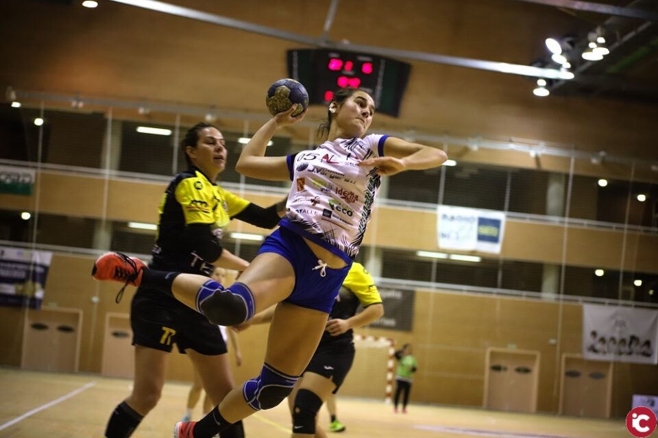 El equipo Senior del Elda Prestigio gana su primer compromiso de casa en el Florentino Ibáñez