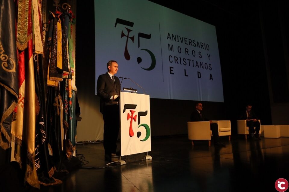 Los Moros y Cristianos se sumergen en su 75º aniversario