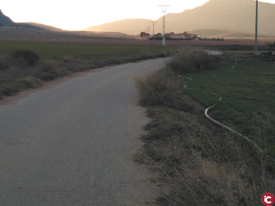 Asaltan a un vecino de Yecla por tomar fotografías en una finca de intensivos
