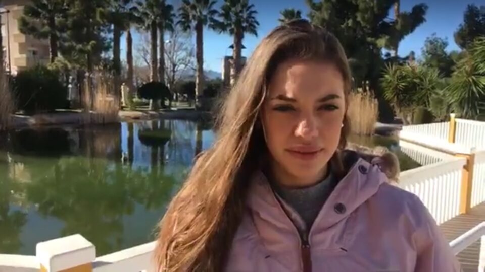 La petrerina Paula Arcos toca a la puerta de la selección española de balonmano