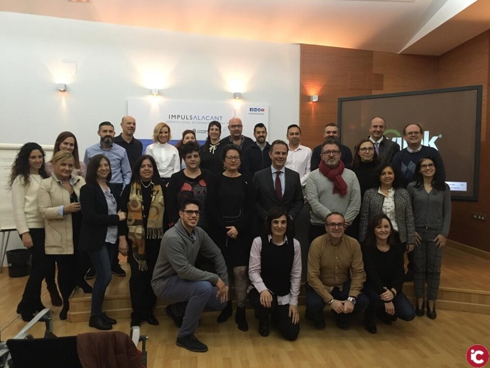 La Agencia Local realiza una jornada de evaluación de las subvenciones otorgadas de 120.000 euros para mejorar la empleabilidad en Alicante