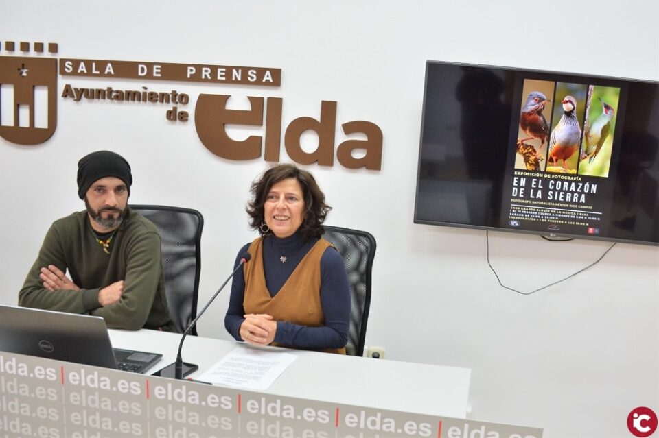 La fauna comarcal invade el Jardín de la Música de Elda a través de la exposición fotográfica En el corazón de la sierra