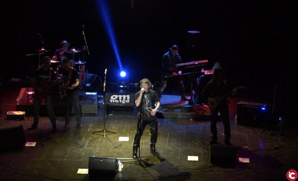 El grupo eldense "Excalibur" celebró su 35 aniversario con un concierto en el Teatro Castelar