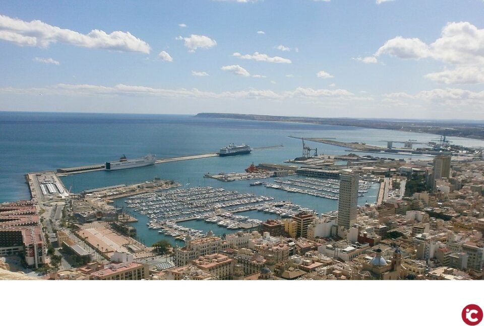 Barcala destaca la importancia de la implantación de un sede del Distrito Digital en el Puerto de Alicante