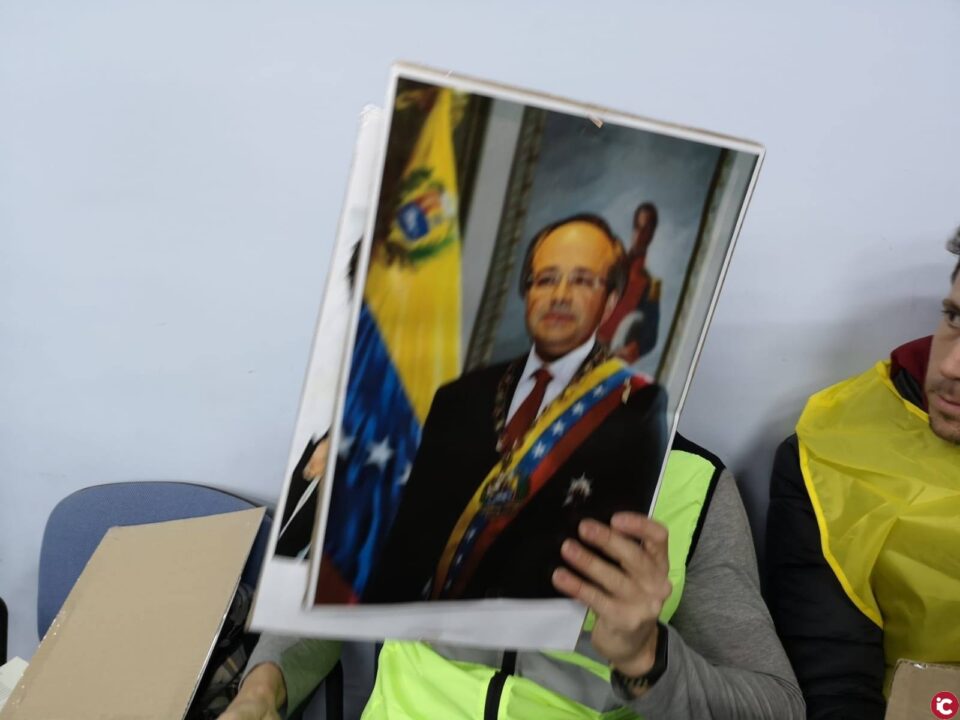 Concentración en las dependencias en el momento del Pleno por CSI.F y los Sindicatos de Policia y Bomberos