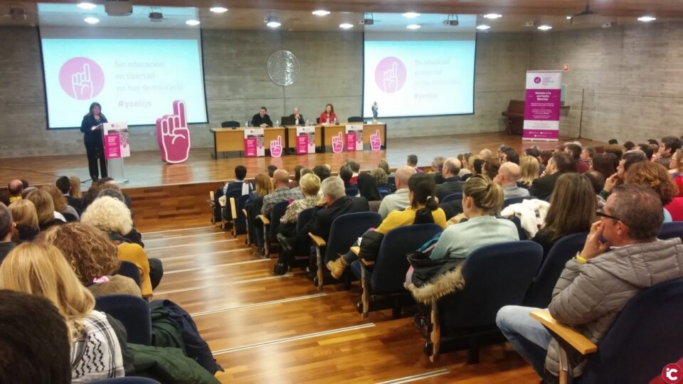 Alicante presenta la campaña yoelijo que reivindica que sin educación en libertad no hay democracia