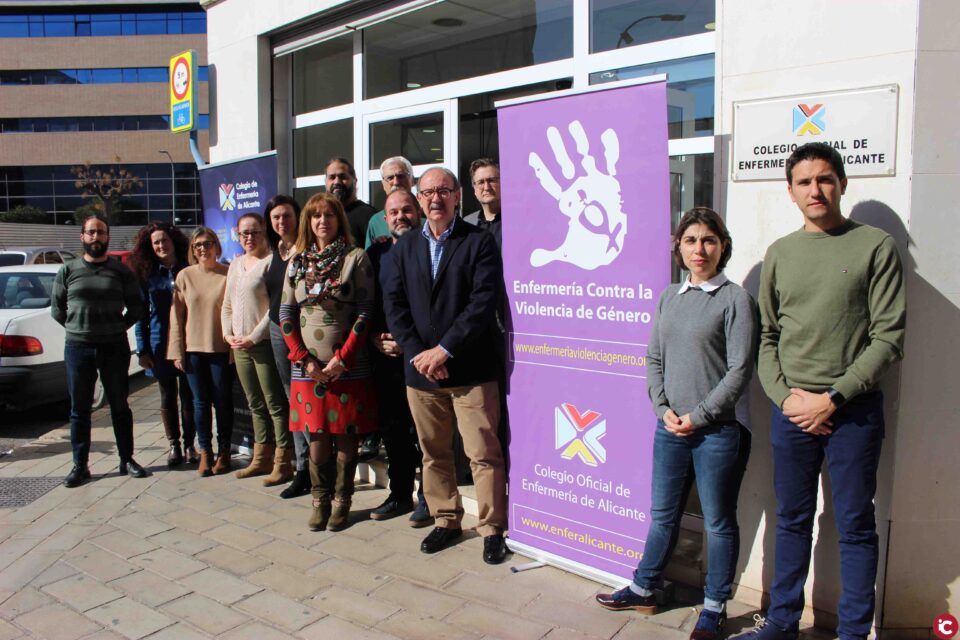 El Colegio de Enfermería de Alicante se suma al minuto de silencio por el asesinato de una mujer en Planes