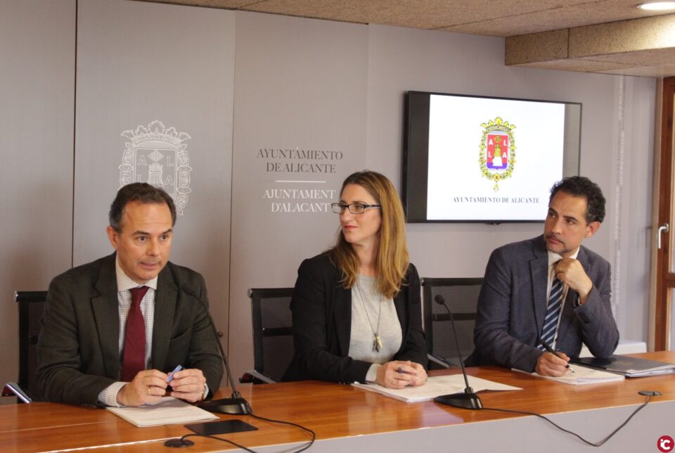 El Ayuntamiento concede una subvención de 220.000 euros a la Federación de Fogueres de Sant Joan para la organización
