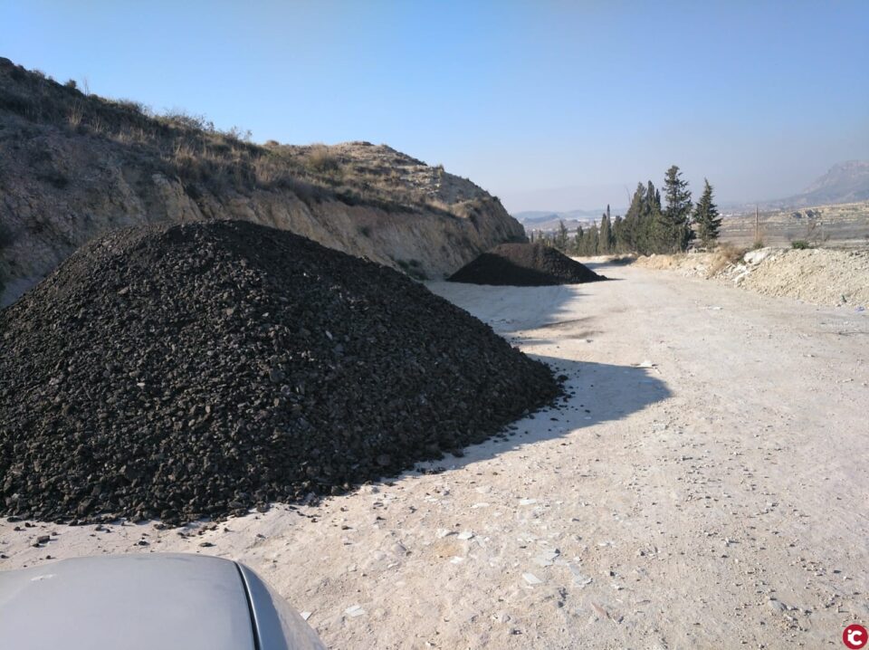 El Ayuntamiento procede a la adecuación de l camino del fondo de Piqueres en Rabasa
