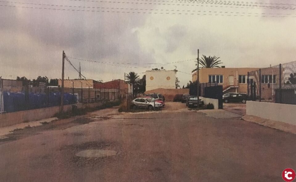 El Ayuntamiento aprueba el proyecto de red de saneamiento de las calles Pino y Río Turia y la mejora de la señalización vial en el Llano del Espartal