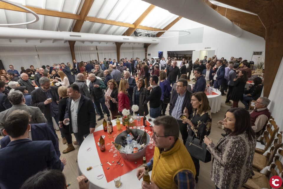 Más de doscientas personas asisten al acto del 25 Aniversario de Escaparate