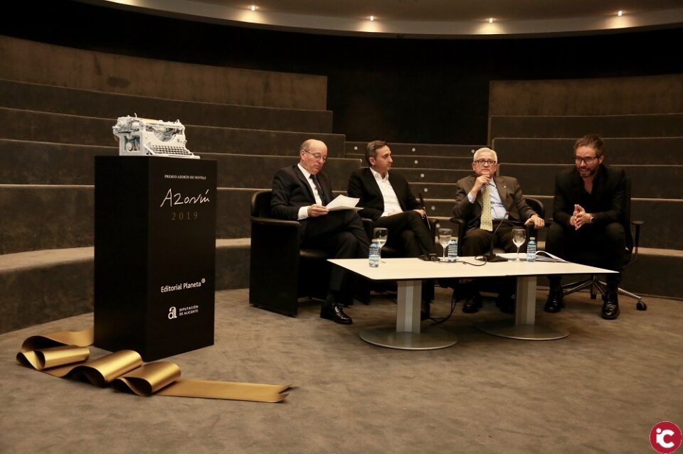 Un total de 215 obras concurren este año al Premio Azorín de Novela que convocan la Diputación de Alicante y Editorial Planeta.