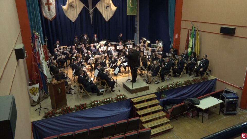 Este fin de semana Xixona ha celebrado el Mig Any de las fiestas de moros y cristianos con el Concierto y los desfiles