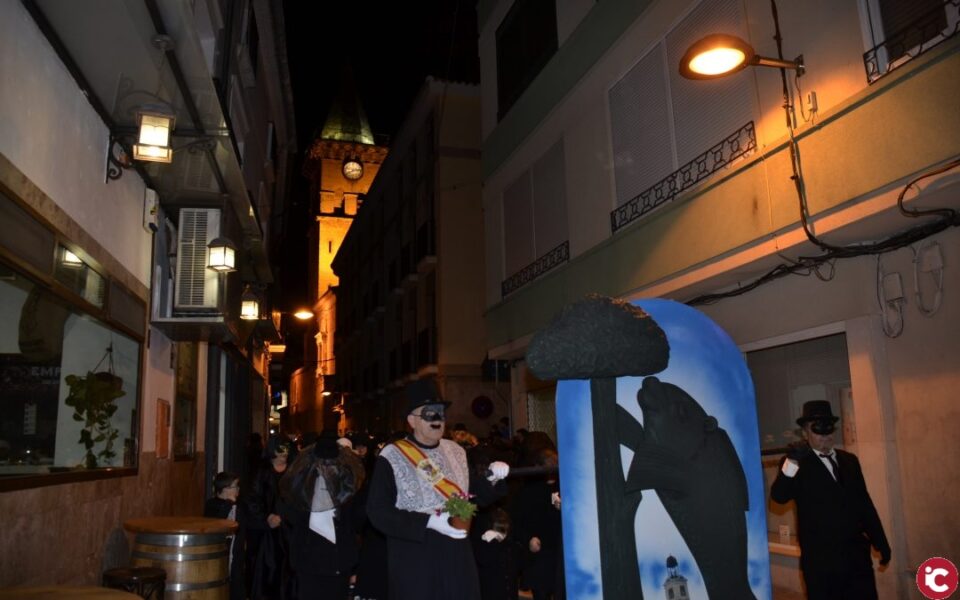 Terminan los carnavales con el "entierro de la sardina"