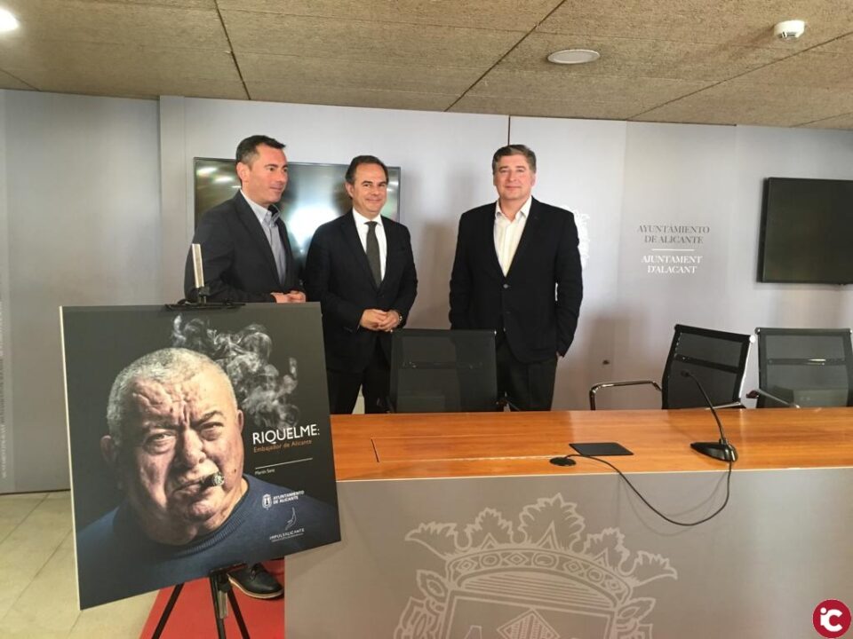 La Agencia Local inaugura una serie de biografías de personalidades alicantinas con el libro Riquelme: embajador de Alicante