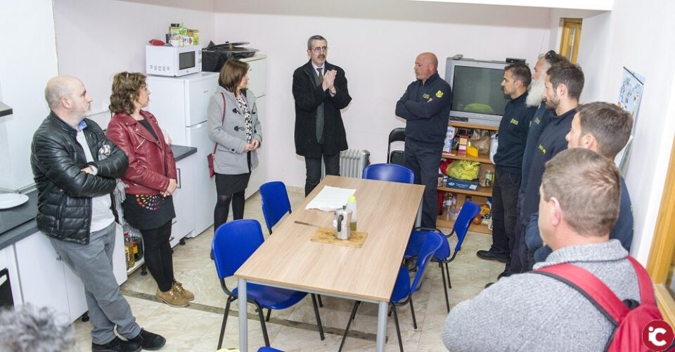 Ayuntamiento y Generalitat ultiman los detalles de la sede permanente de bomberos forestales en Xixona