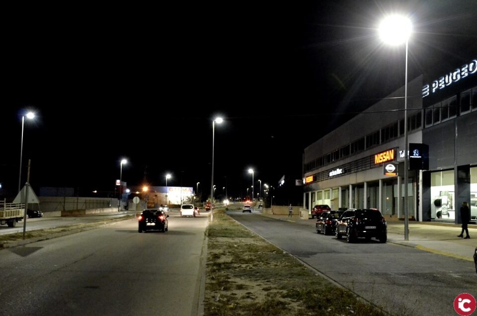 El Ayuntamiento de Petrer reinvierte el ahorro en la factura de la luz en la instalación de iluminación de bajo consumo