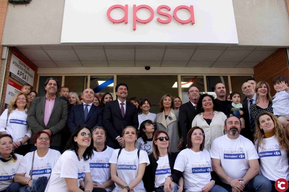 El alcalde asiste a la inauguración de una nueva sala en APSA equipada por la Fundación Solidaridad Carrefour