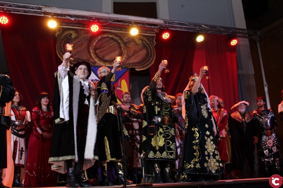 Los Reyes Católicos abren las Fiestas del Medievo en Villena. Reportajes del viernes