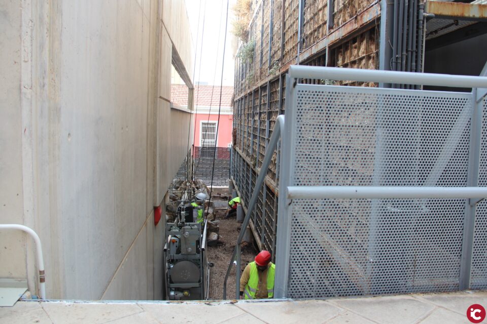 Arrancan las obras de rehabilitación jardín vertical con coste cero para el Ayuntamiento