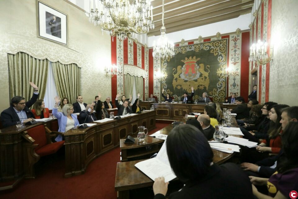 El pleno aprueba los presupuestos de 2019 y la declaración institucional presentada por el PP con inversiones por más de 50 millones de euros