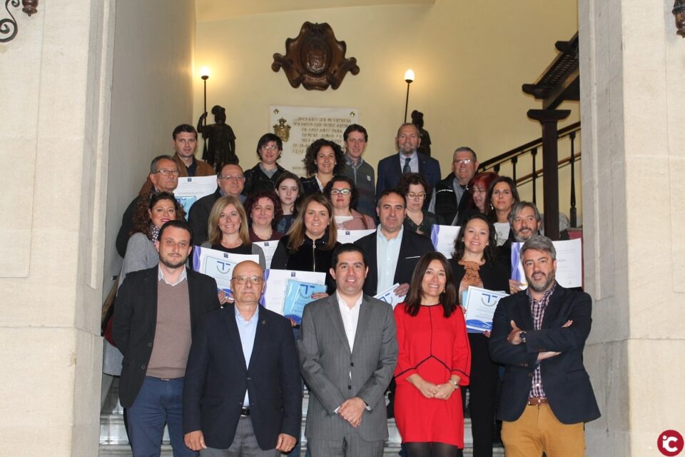 Alcoi entrega els distintius SICTED a les empreses turístiques de la ciutat