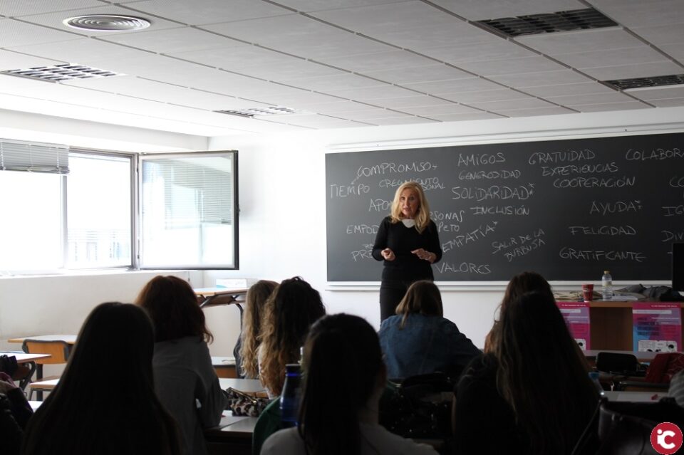 Més de 130 estudiants de la Universitat d'Alacant participen en un curs de voluntariat social del Centre de Suport a l'Estudiant