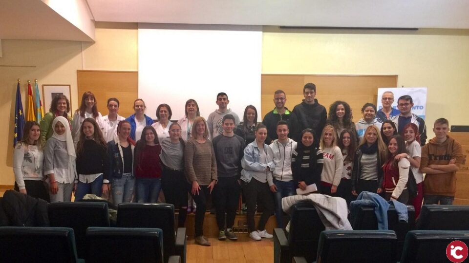 El Hospital General Universitario de Elda ha recibido hoy la visita de un nuevo grupo de alumnos del I.E.S. La Melva de primer curso de TCAE