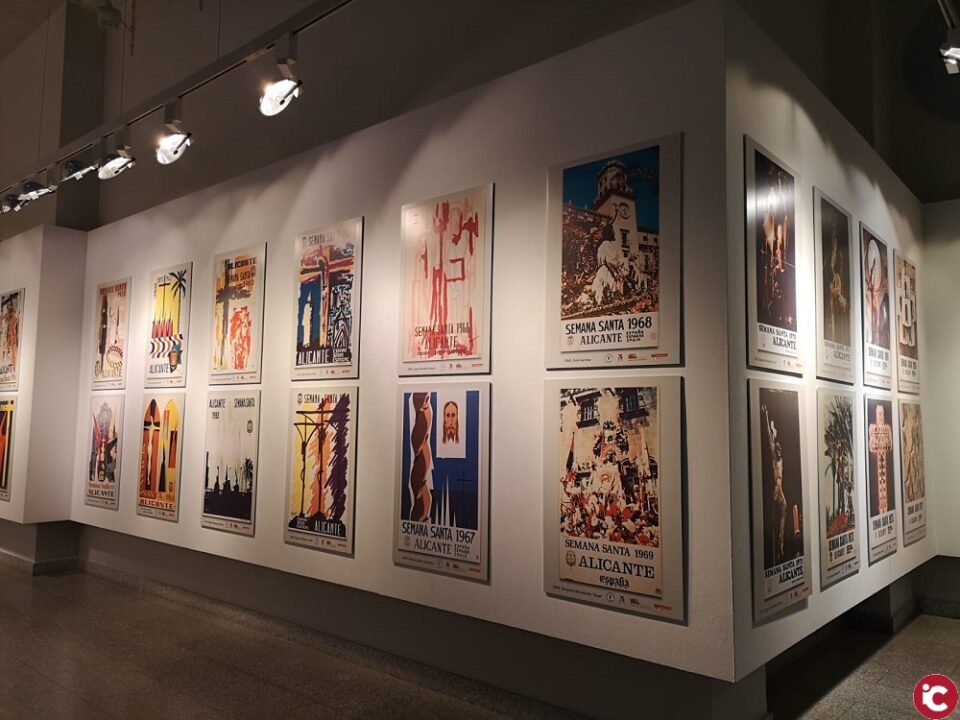 El Centro Municipal de las Artes inaugura la exposición "75 años de carteles de la Semana Santa en Alicante"