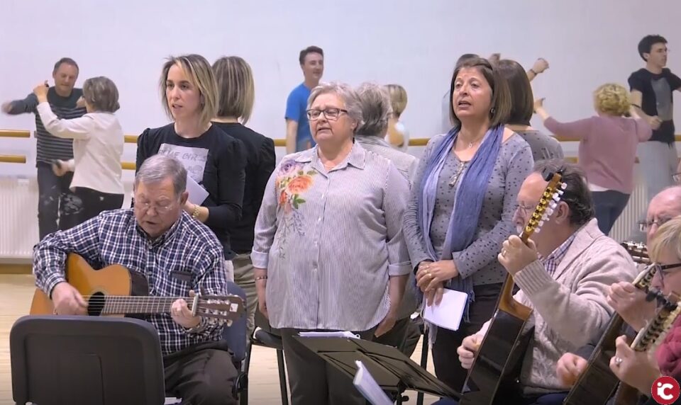 Prop de tu amb el Grup Folkloric D'Onil