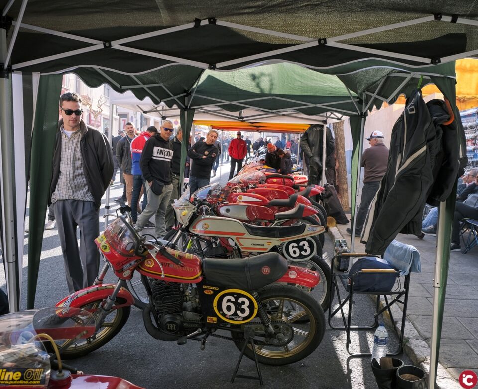 Las carreras de motos viven de nuevo un día de esplendor en Ibi