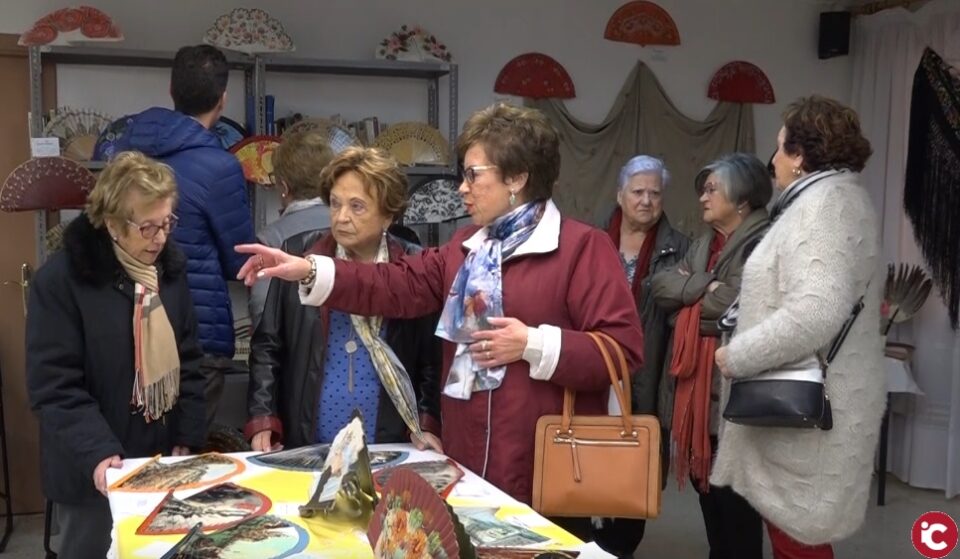 Las Asociación de Amas de Casa inauguró su exposición de manualidades