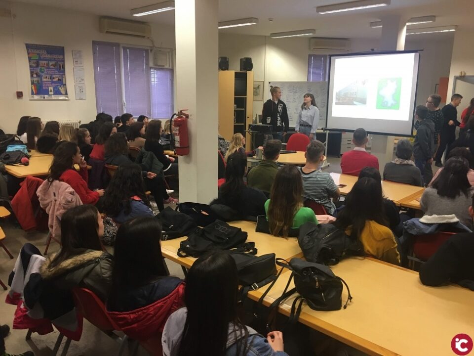 Una representación de Erasmus+ del Colegio Sagrada Familia de Elda viaja a Grecia para avanzar en su proyecto Innovación Educativa para nuestras Escuelas del Futuro