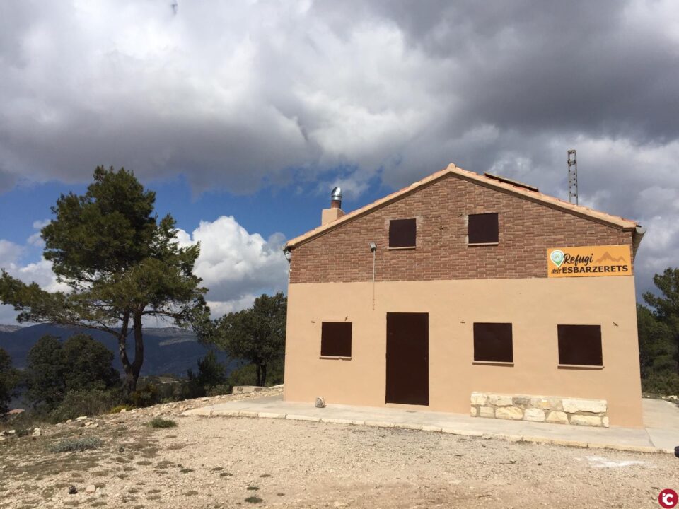 Mejoras en el refugio Esbarzerets de Ibi