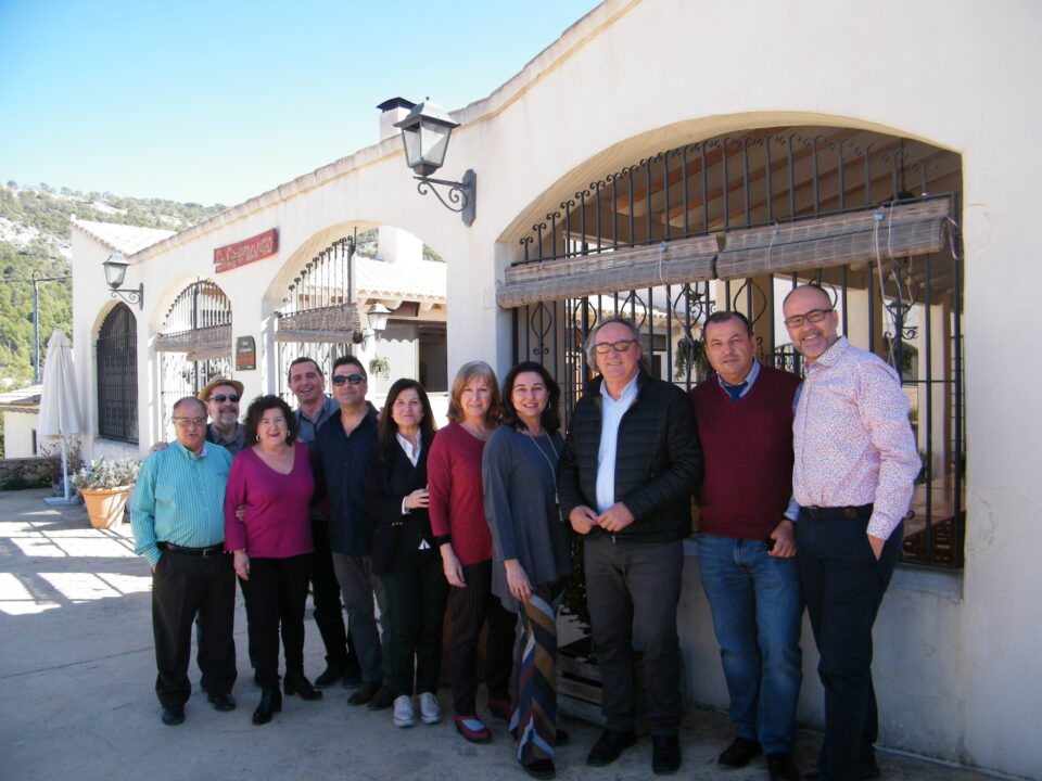 Encuentro consejo de redacción revista Canelobre